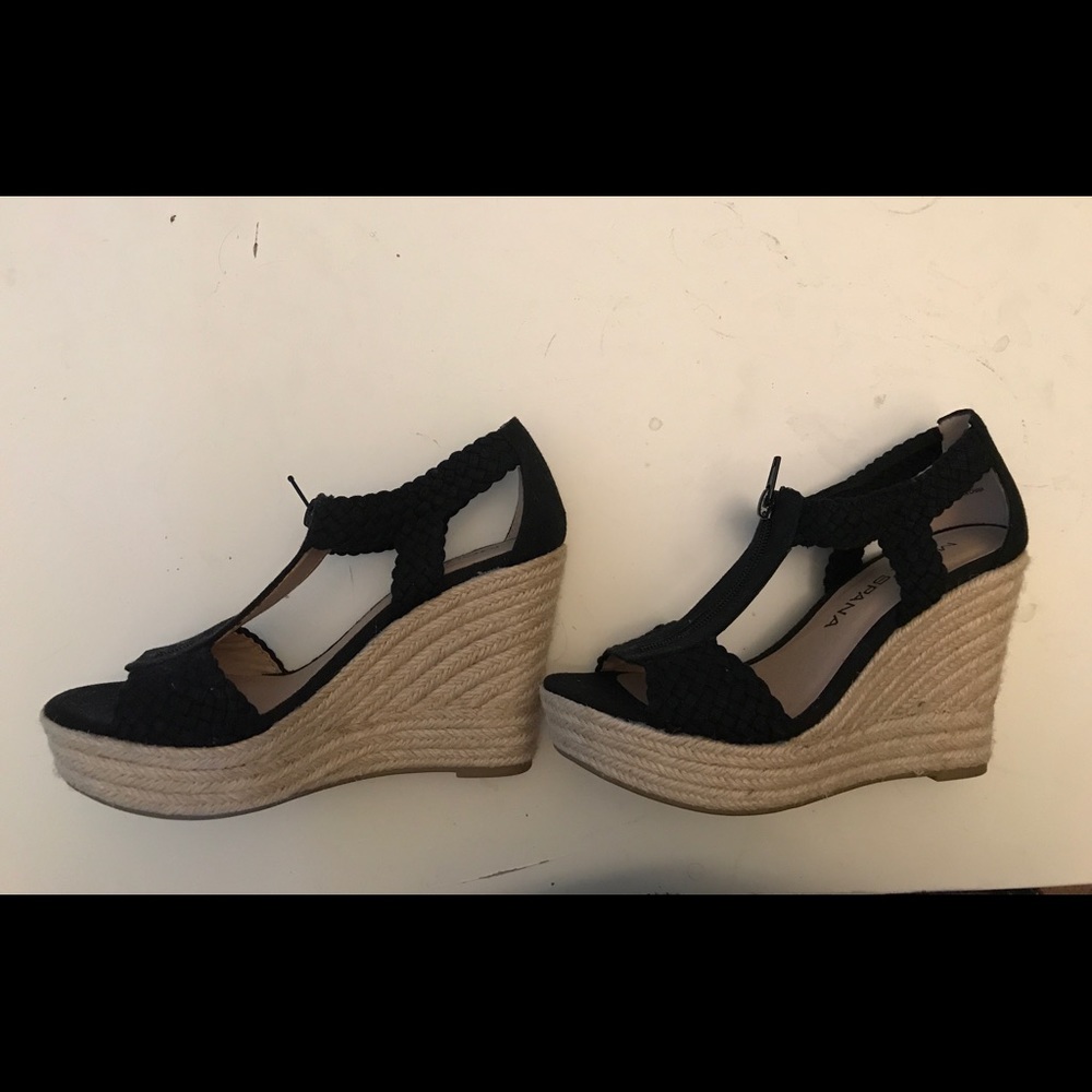 Black wedges with zipper